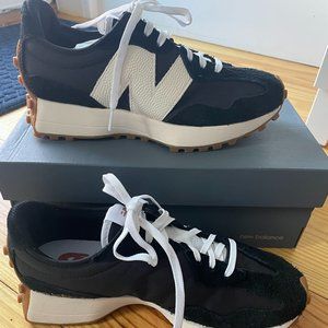 New Balance 327 Black White Gum (W) 8.5 *RARE*
